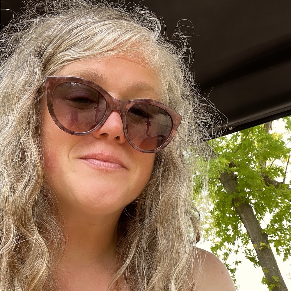 Meet your Posher, Nicole